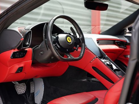 Used 2023 Ferrari Roma RWD image 15