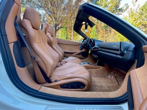Used 2013 Ferrari 458 Spider image 35