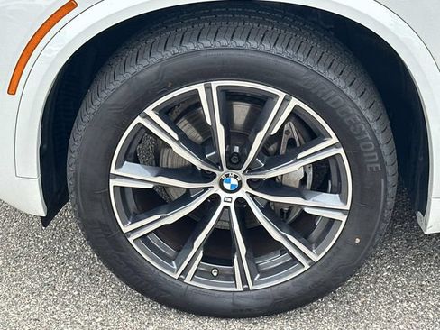 Used 2024 BMW X5 xDrive50e AWD/4WD image 14