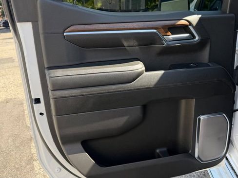 Used 2023 Chevrolet Silverado 1500 High Country w/ High Country Premium Package AWD/4WD image 16