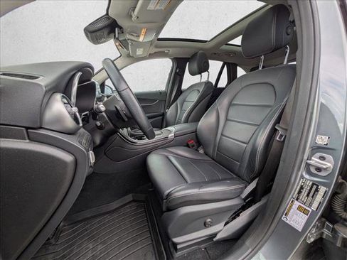 Used 2022 Mercedes-Benz GLC 300 4MATIC image 17