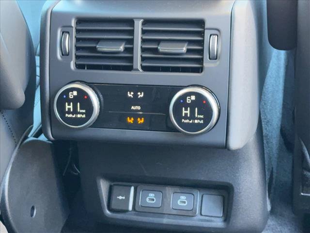 New 2025 Land Rover Discovery Dynamic SE AWD/4WD image 12