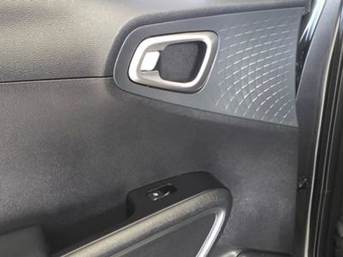 Used 2021 Kia Soul S image 25