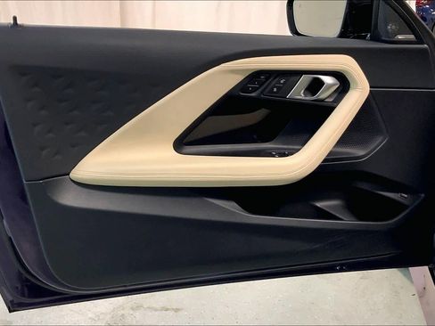 Used 2025 BMW M240i xDrive Coupe image 22