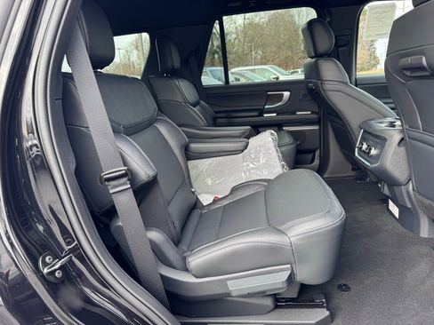 New 2025 Ford Expedition Platinum w/ Stealth Performance Package image 33