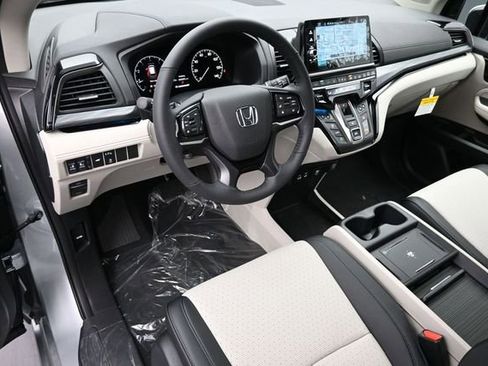 New 2026 Honda Odyssey Elite image 16