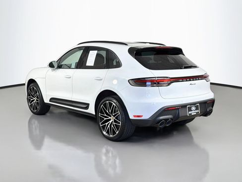 Used 2026 Porsche Macan AWD/4WD image 3