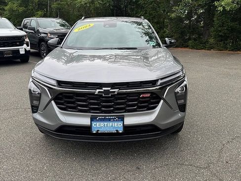 Certified 2024 Chevrolet Trax RS w/ Driver Confidence Package FWD image 2