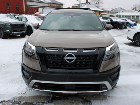 Certified 2025 Nissan Pathfinder Rock Creek image 12