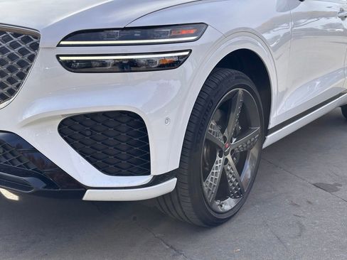 Used 2023 Genesis GV70 3.5T Sport w/ Sport Prestige Package image 9