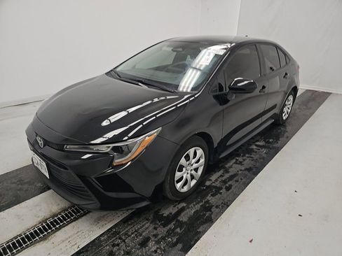 Used 2024 Toyota Corolla LE image 2