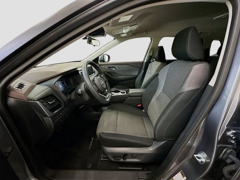 Used 2023 Nissan Rogue SV image 13