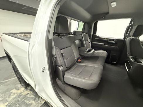 Used 2022 GMC Sierra 1500 Elevation w/ Preferred Package image 24