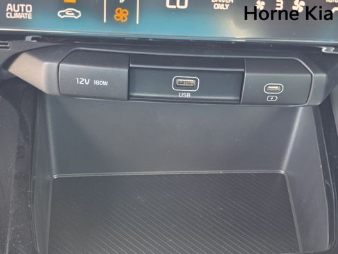 New 2026 Kia Niro LX FWD image 17