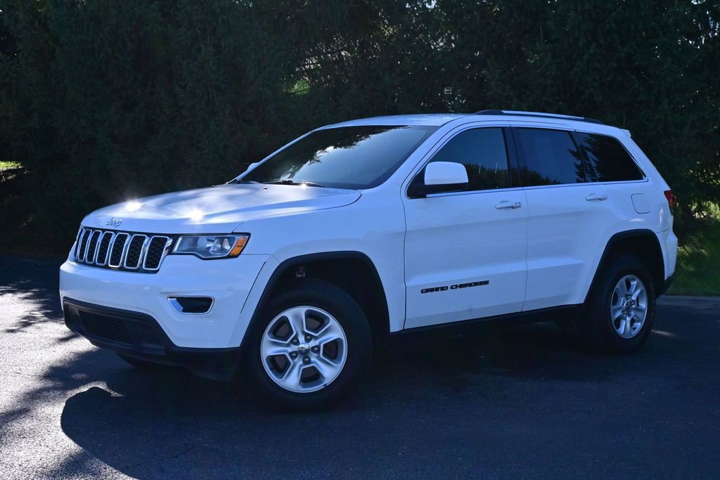 Used 2017 Jeep Grand Cherokee Laredo w/ Quick Order Package 23E AWD/4WD image 2