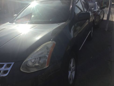 Used 2013 Nissan Rogue S w/ Special Edition Pkg image 4