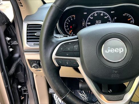 Used 2020 Jeep Grand Cherokee Limited w/ Luxury Group II AWD/4WD image 23