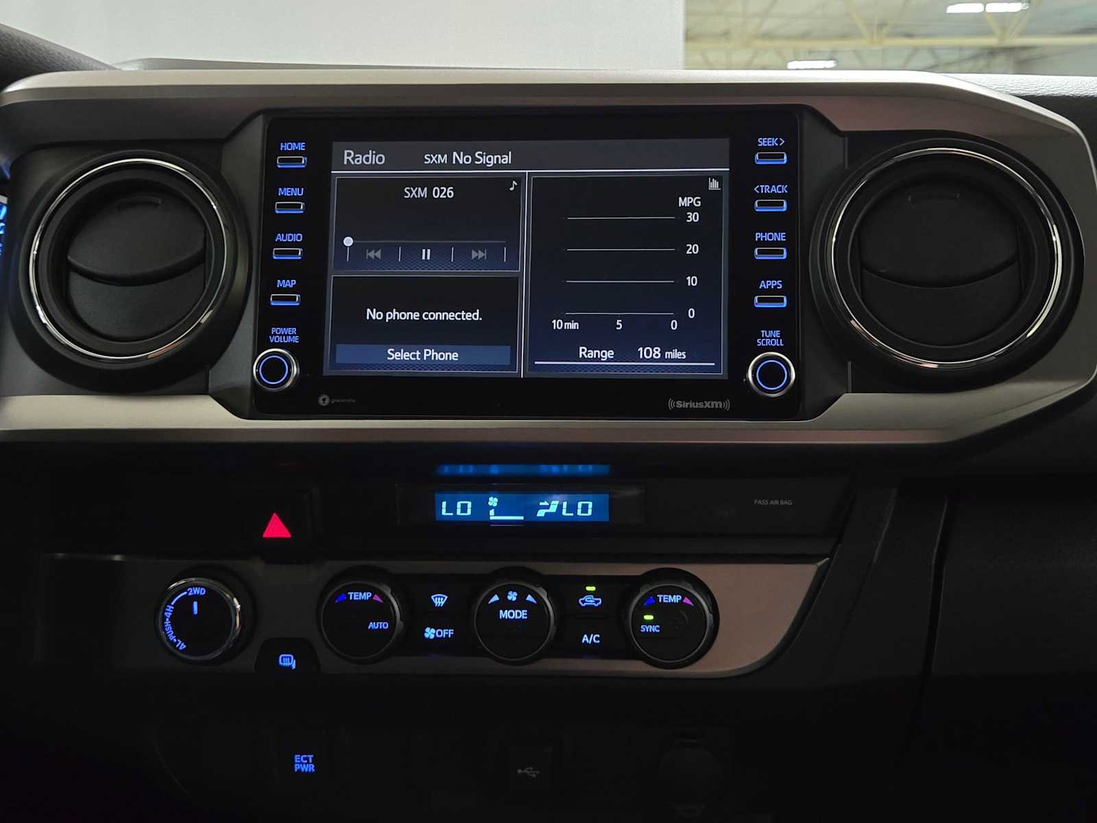 Used 2022 Toyota Tacoma SR5 AWD/4WD image 28