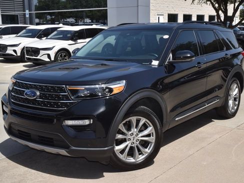 Certified 2023 Ford Explorer XLT w/ Equipment Group 202A AWD/4WD image 39