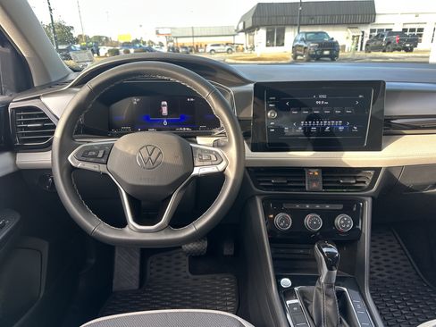 Used 2025 Volkswagen Taos S image 15