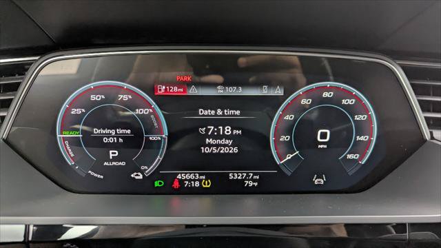 Used 2024 Audi Q8 e-tron Premium Plus w/ Premium Plus Package AWD/4WD image 27