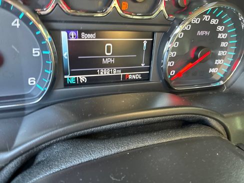 Used 2019 Chevrolet Suburban LT w/ Texas Edition Package RWD image 11
