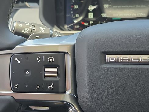 New 2026 Land Rover Discovery S AWD/4WD image 19