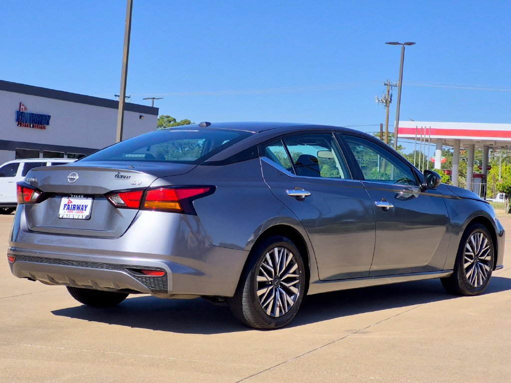 Used 2023 Nissan Altima 2.5 SV FWD image 6