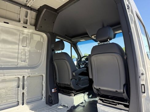 New 2025 Mercedes-Benz Sprinter 2500 image 17