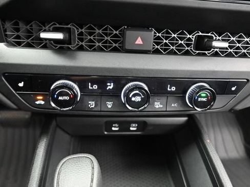 Certified 2025 Honda Accord SE image 11
