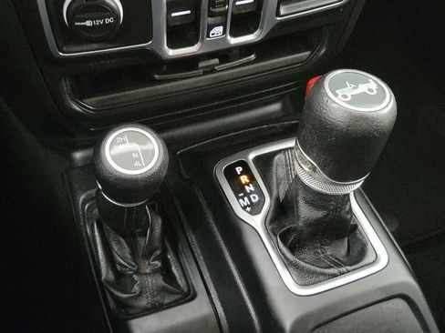 Used 2018 Jeep Wrangler Unlimited Sport S AWD/4WD image 30