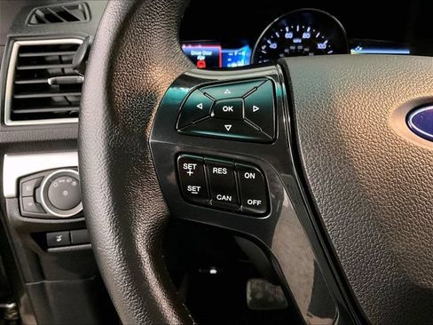 Used 2016 Ford Explorer XLT w/ Equipment Group 201A AWD/4WD image 18