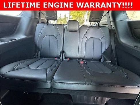 New 2026 Chrysler Pacifica Select FWD image 16