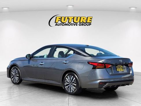 Certified 2025 Nissan Altima 2.5 SV FWD image 7