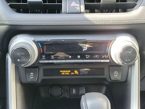 Used 2021 Toyota RAV4 XLE image 32