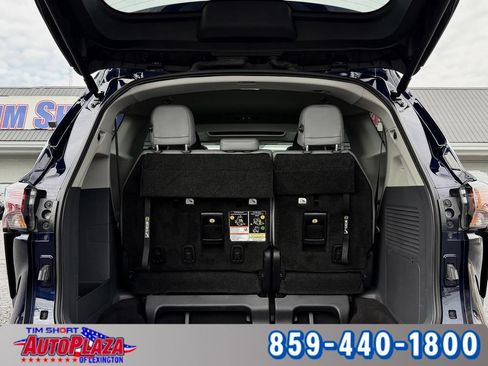 Used 2024 Toyota Sienna XLE FWD image 33