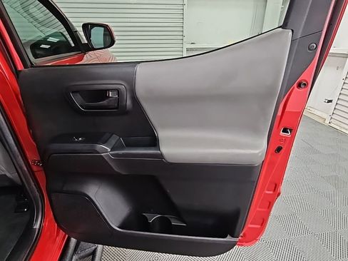 Used 2022 Toyota Tacoma SR image 31