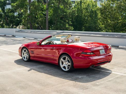 Used 2011 Mercedes-Benz SL 550 image 7