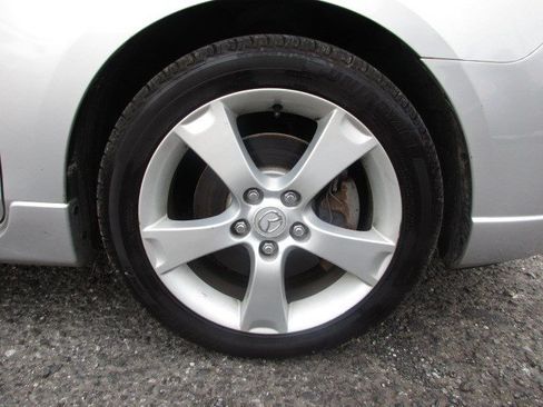 Used 2005 MAZDA MAZDA3 s w/ Moonroof & 6-CD Pkg FWD image 11