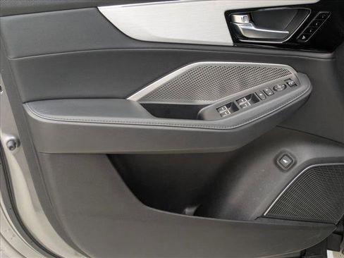 Used 2023 Acura MDX SH-AWD image 9