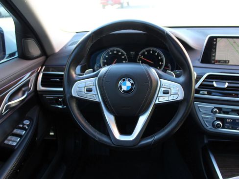 Used 2019 BMW 740i w/ Cold Weather Package RWD image 12