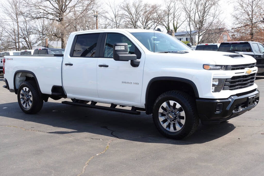 Used 2025 Chevrolet Silverado 2500 Custom w/ Custom Convenience Package AWD/4WD image 4