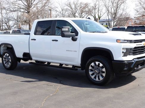 Used 2025 Chevrolet Silverado 2500 Custom w/ Custom Convenience Package AWD/4WD image 4