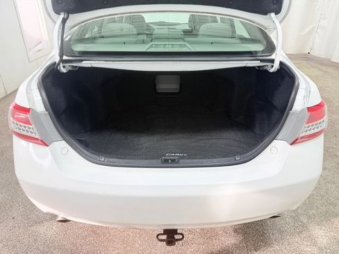 Used 2011 Toyota Camry XLE w/ SE/XLE Extra-Value Pkg image 34