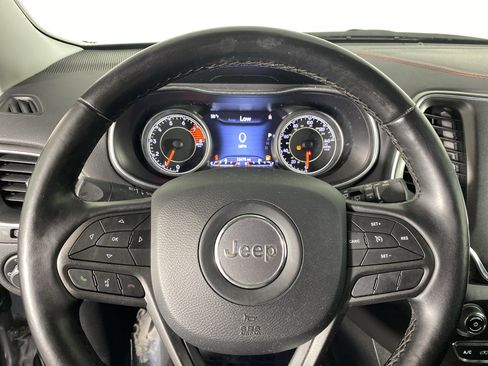 Used 2021 Jeep Cherokee Trailhawk image 21