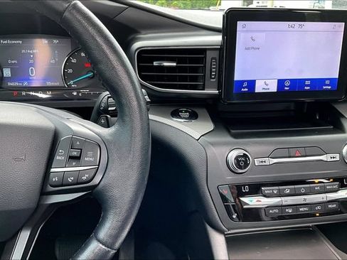 Used 2020 Ford Explorer XLT w/ Equipment Group 202A AWD/4WD image 6