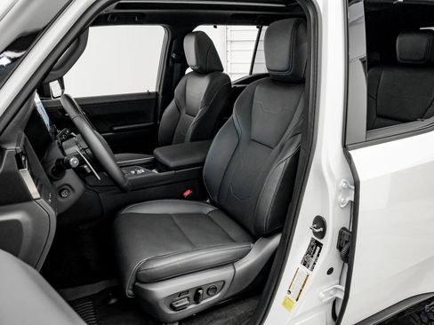 Used 2025 Lexus GX 550 image 36