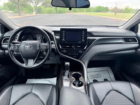 Used 2022 Toyota Camry SE FWD image 37
