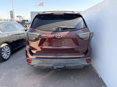 Used 2018 Toyota Highlander XLE AWD/4WD image 5