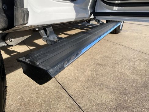 Used 2017 Cadillac Escalade Premium Luxury image 9